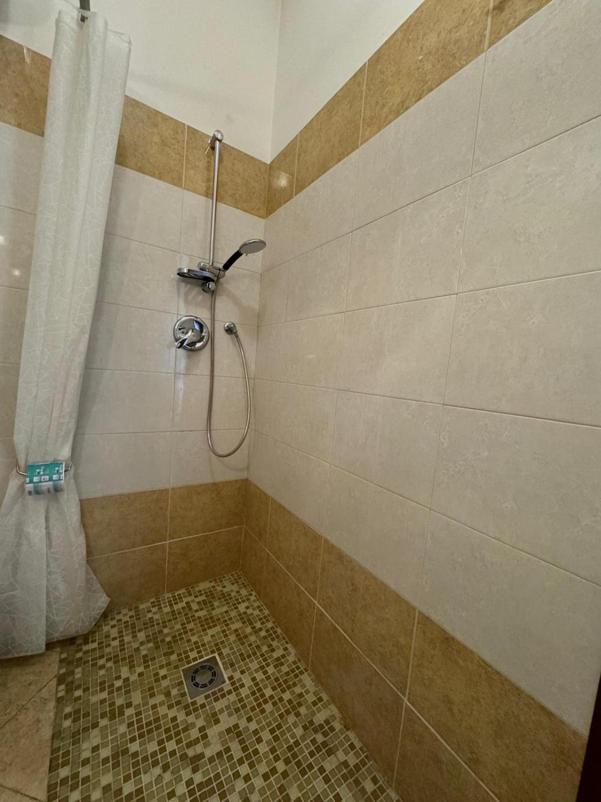 Case Vacanze Di Isabella Stoia Giardini Naxos Bagian luar foto