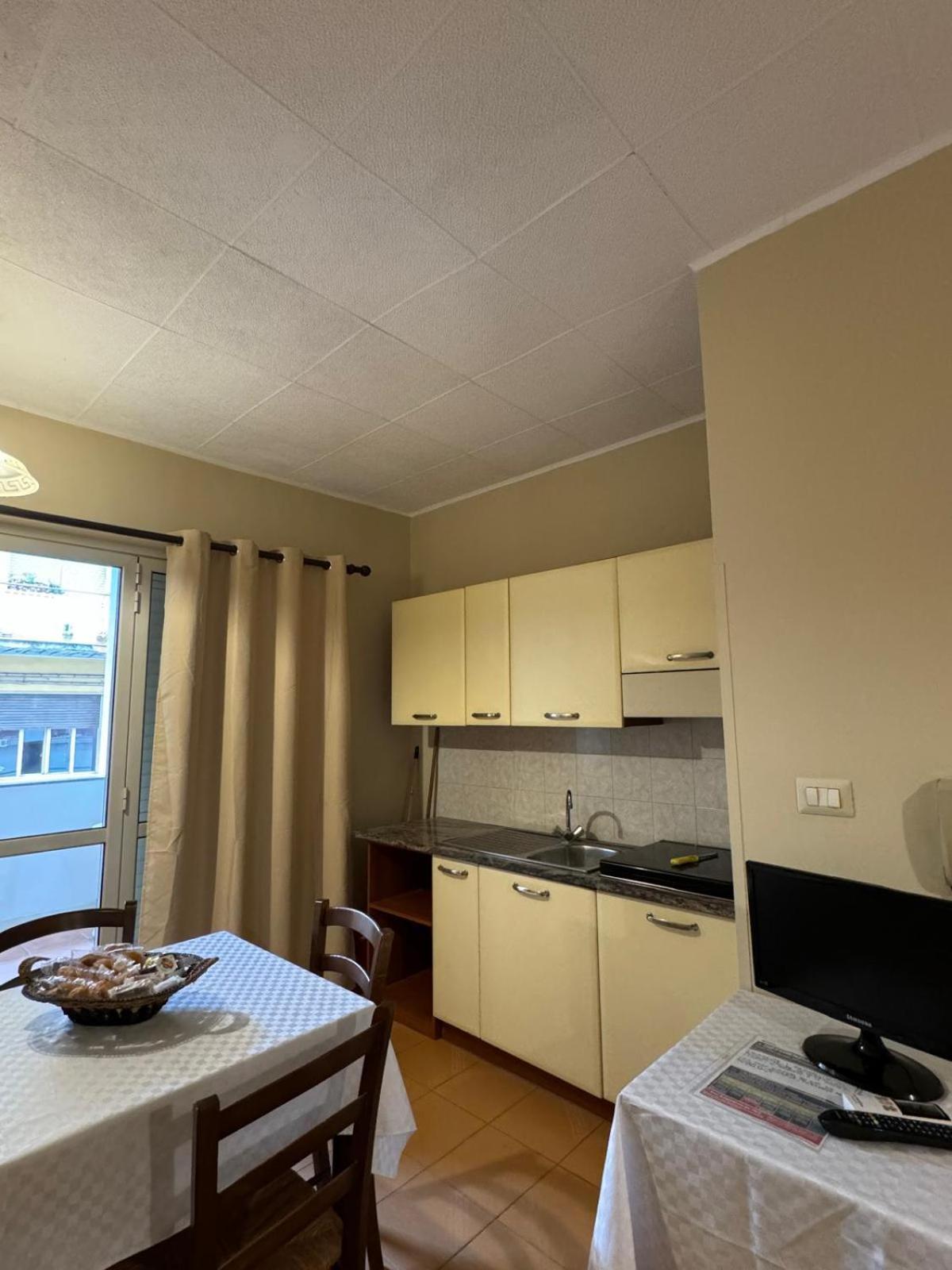 Case Vacanze Di Isabella Stoia Giardini Naxos Bagian luar foto