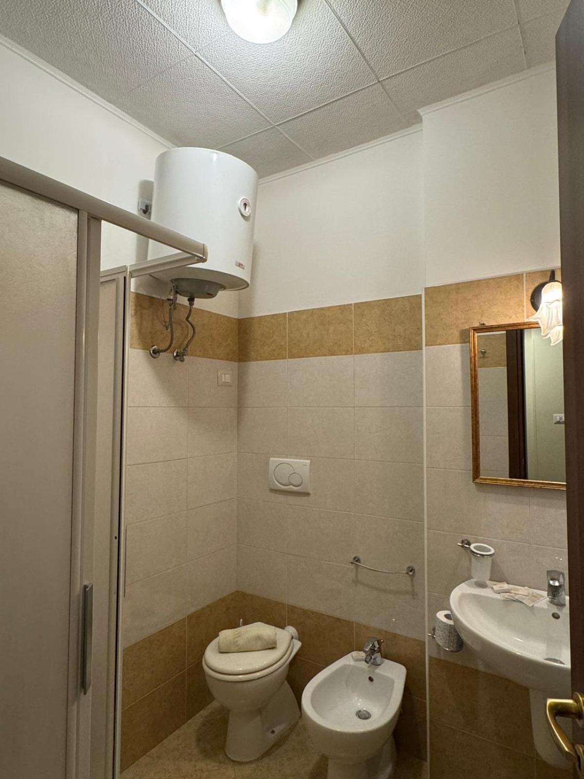 Case Vacanze Di Isabella Stoia Giardini Naxos Bagian luar foto